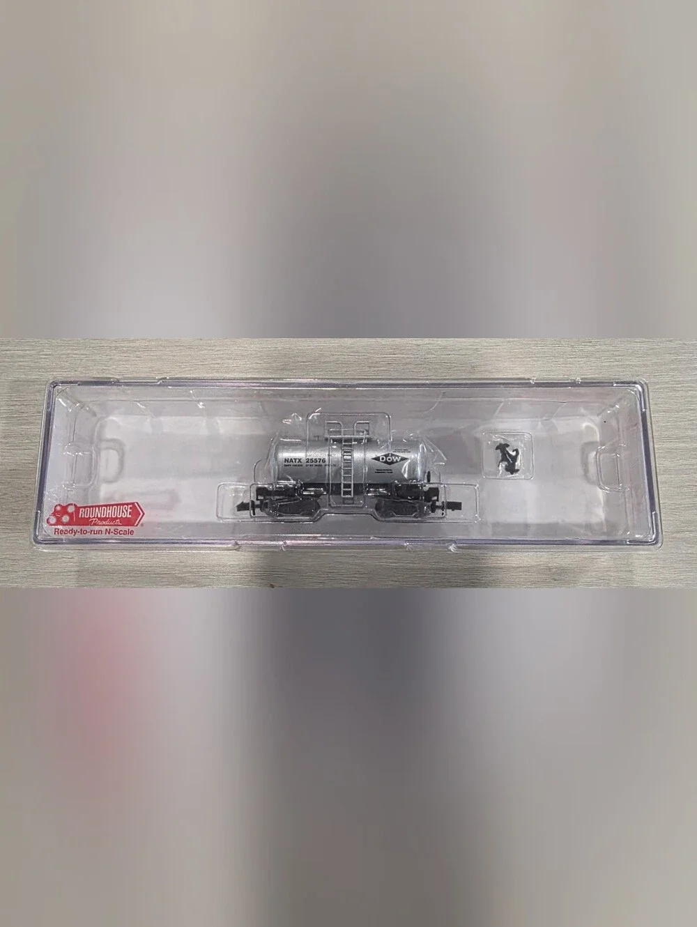 Roundhouse Products N Scale 30' Dow Chemical Modern Tank Car